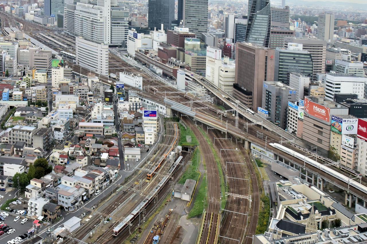 Nagoya Prince Hotel Sky Tower Exterior foto The elevated portion of the Shinkansen in Tokyo